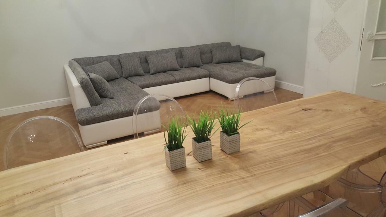 Modern History Apartment Talin Exterior foto
