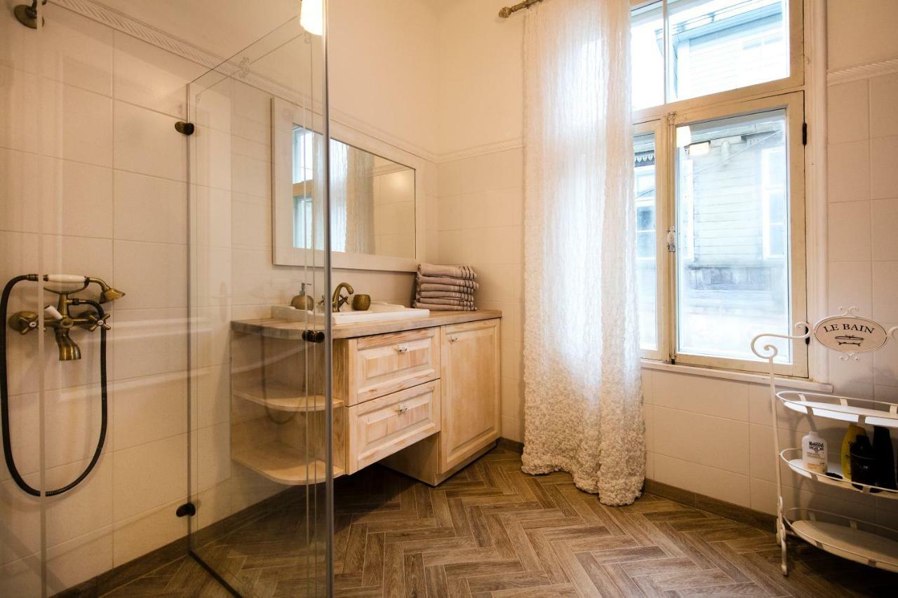Modern History Apartment Talin Exterior foto