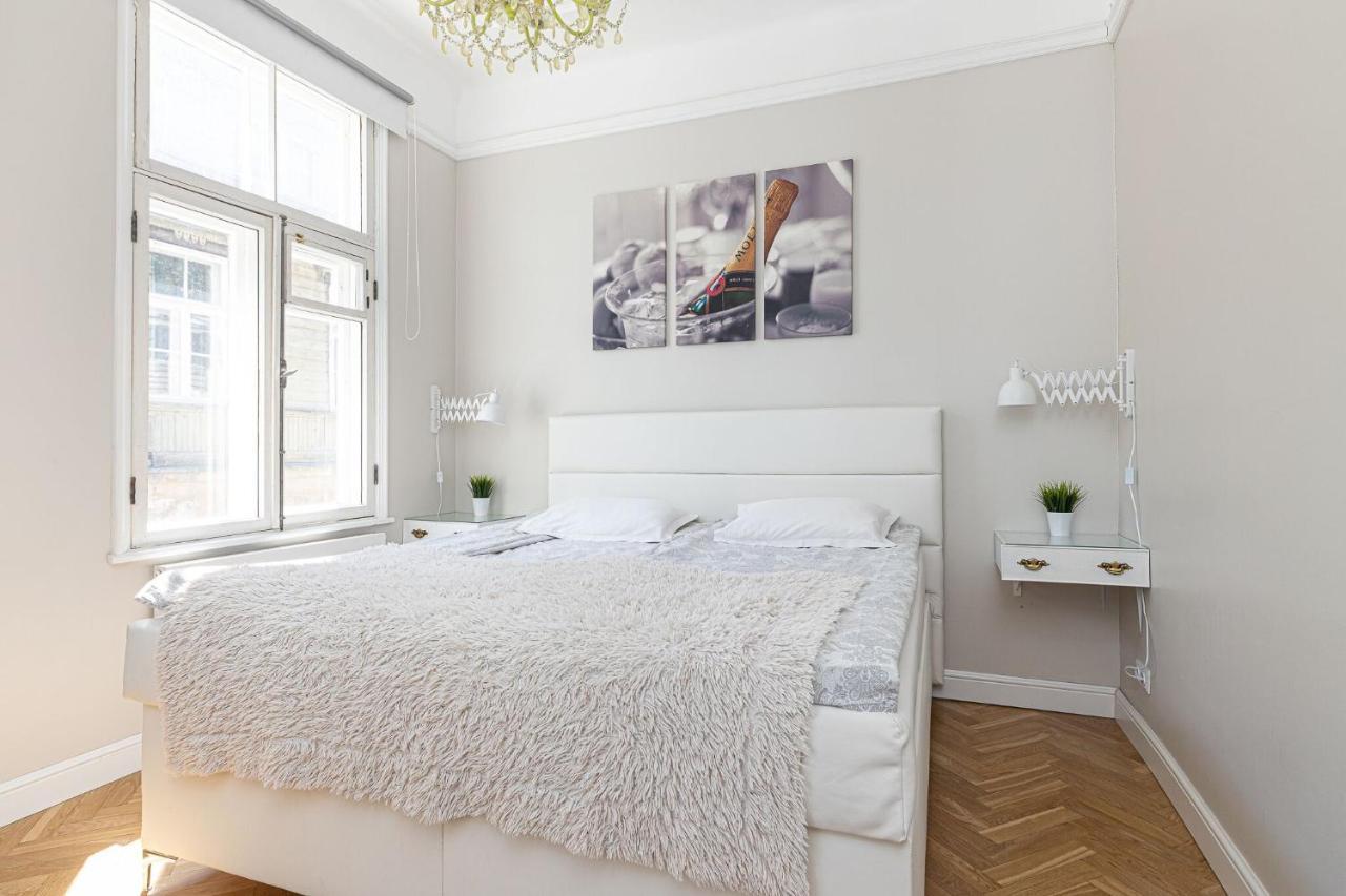 Modern History Apartment Talin Exterior foto